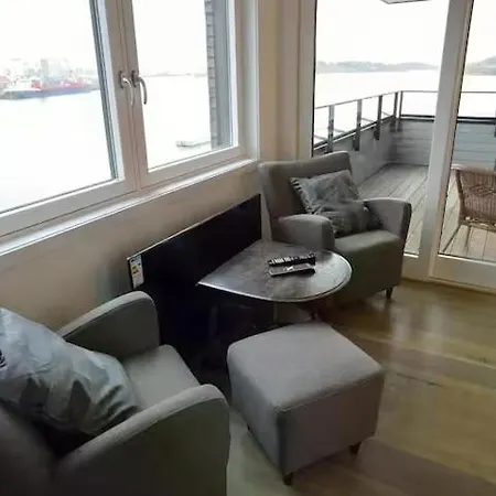 10 Out 10 Waterfront Perfection Apartment