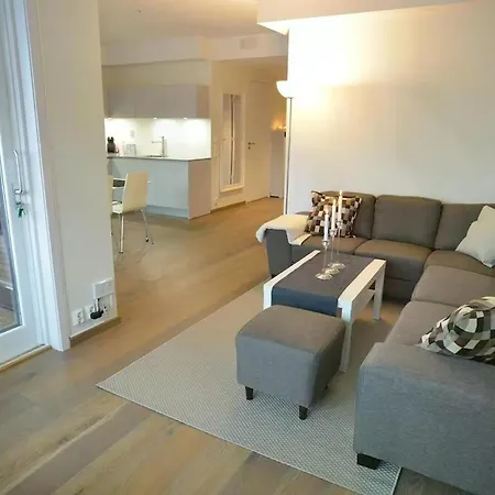 10 Out 10 Waterfront Perfection * Lii