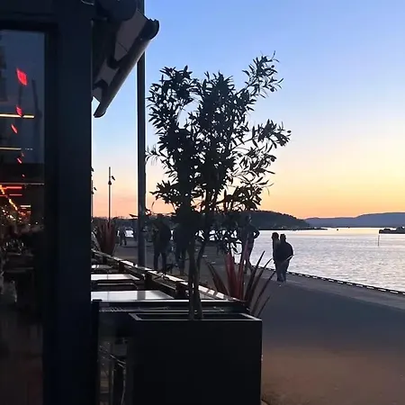 10 Out 10 Waterfront Perfection Apartment Lii