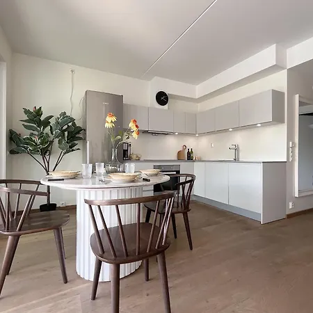 10 Out 10 Waterfront Perfection * Lii